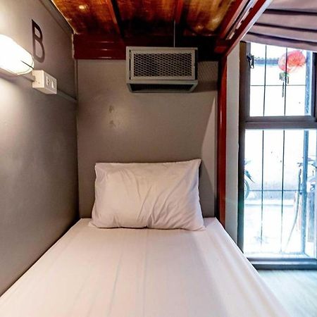 Loftel 22 Hostel Bangkok Exterior photo