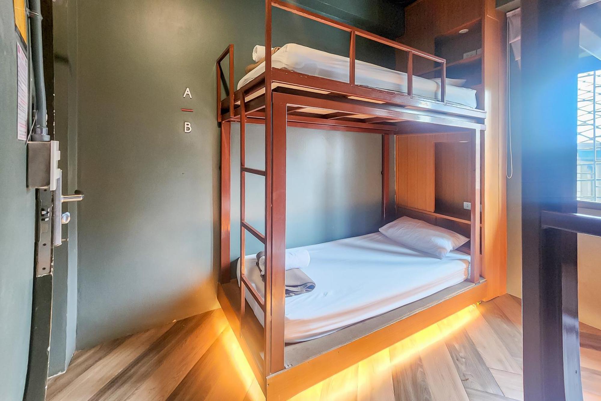 Loftel 22 Hostel Bangkok Exterior photo