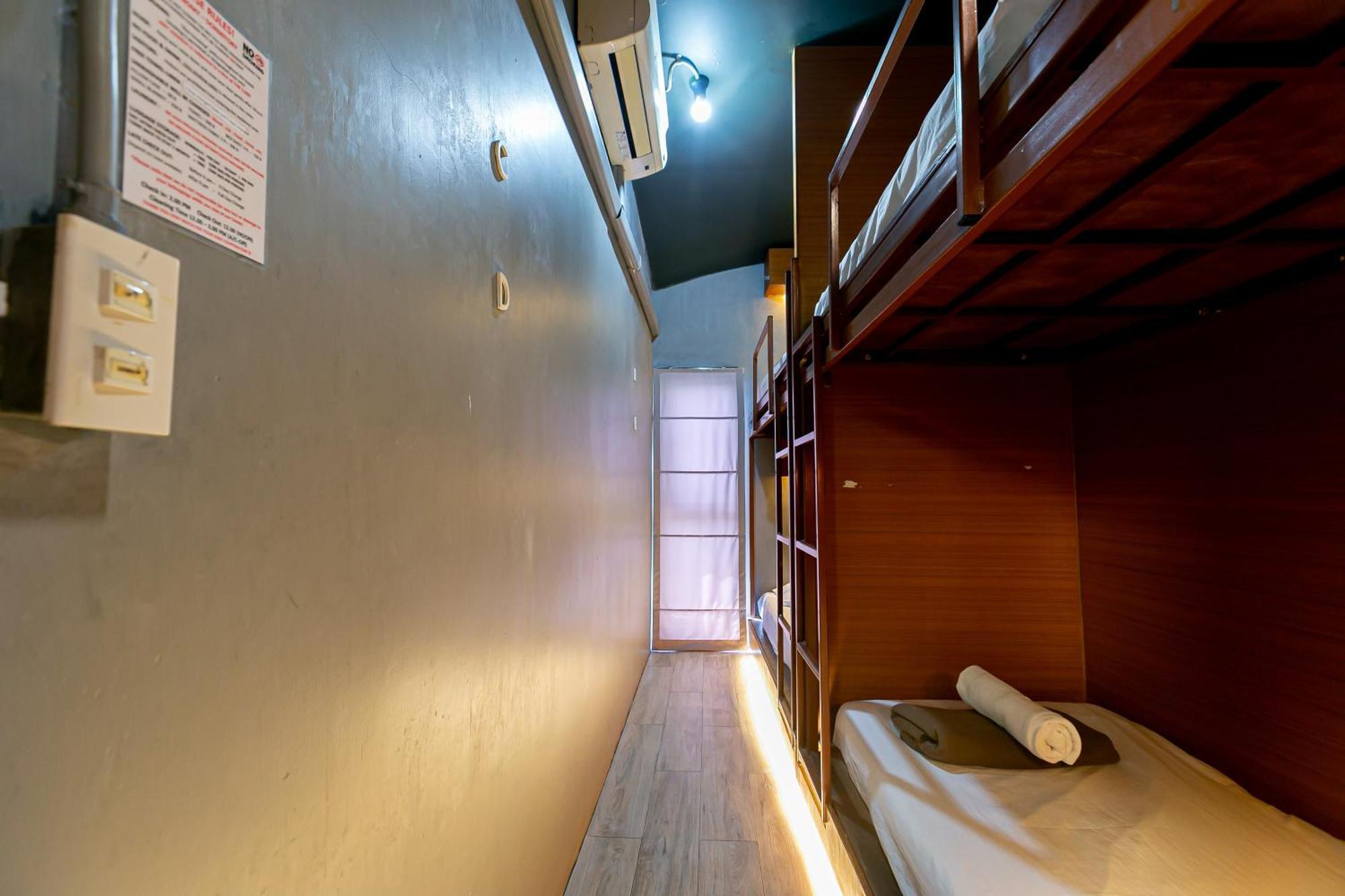 Loftel 22 Hostel Bangkok Exterior photo