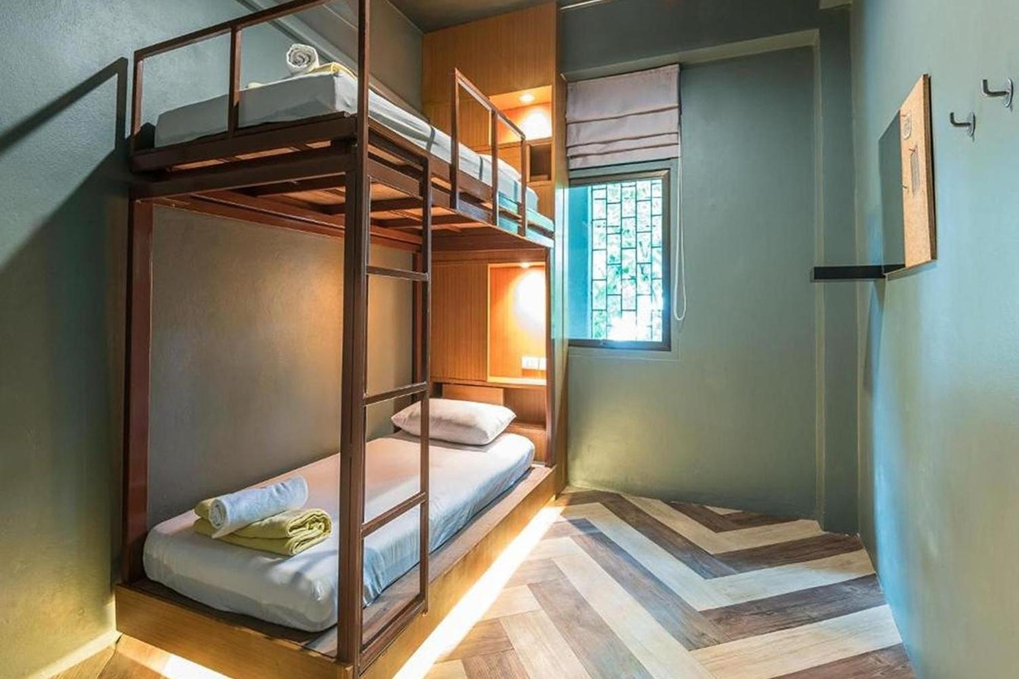 Loftel 22 Hostel Bangkok Exterior photo